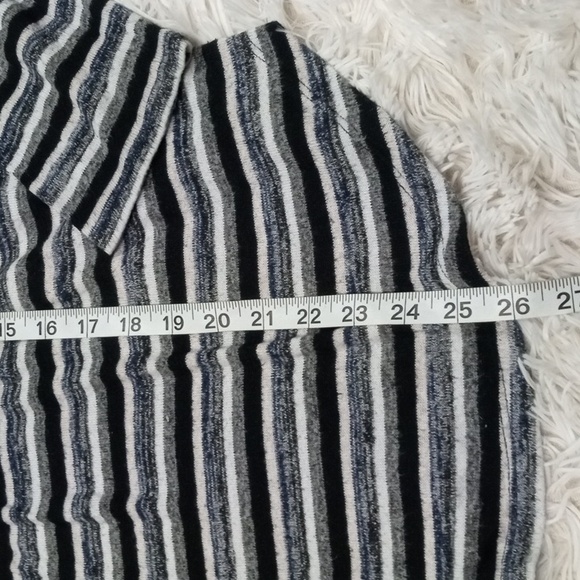 Women's American Eagle Soft & Sexy Plush V- Neck Sweater Sz. XL - Picture 5 of 11